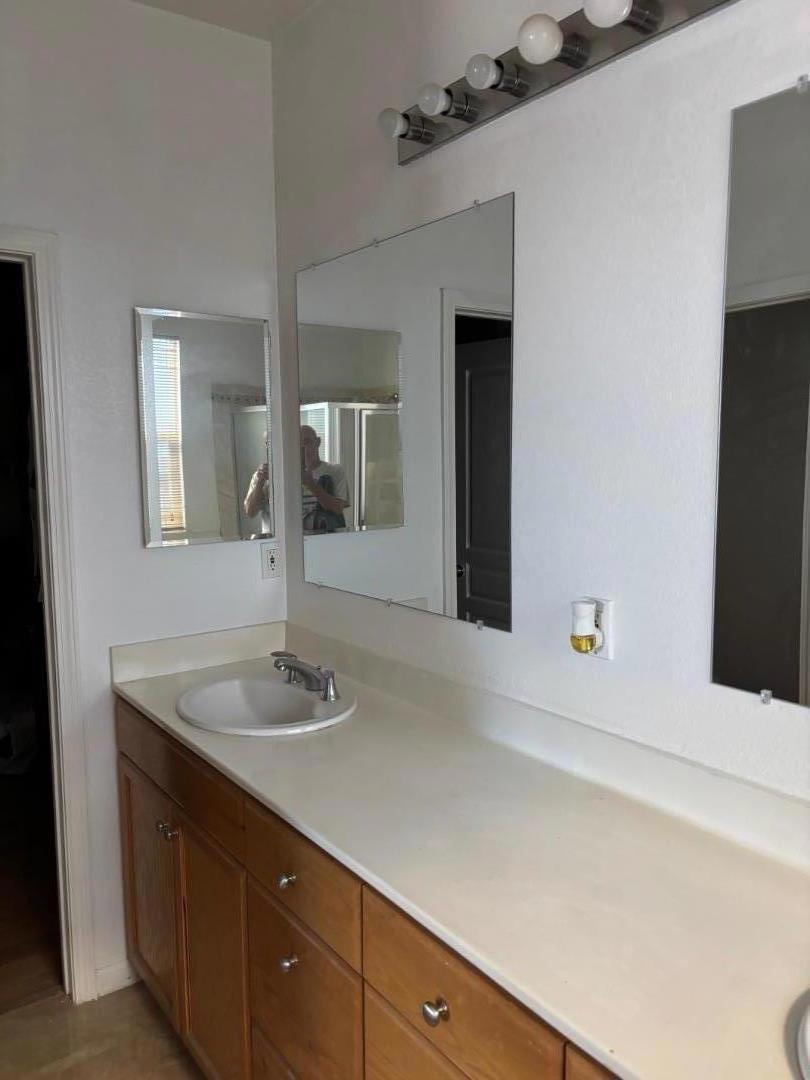 1243 Laurel Park Cir, Manteca, CA 95337