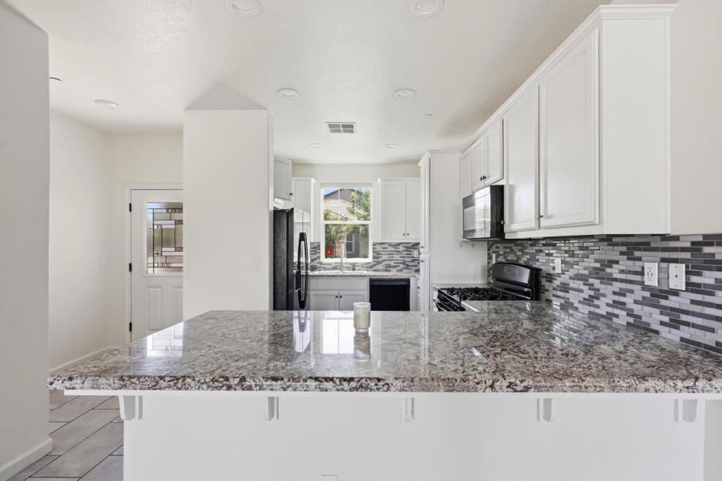 2965 Bannon Ln, Merced, CA 95348