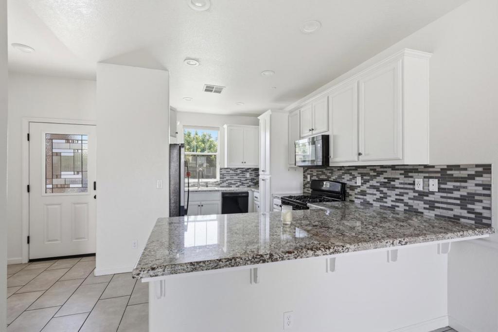 2965 Bannon Ln, Merced, CA 95348