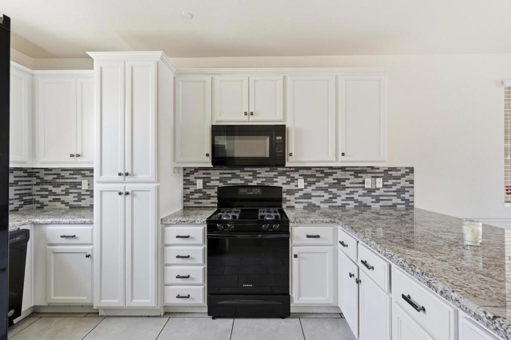 2965 Bannon Ln, Merced, CA 95348