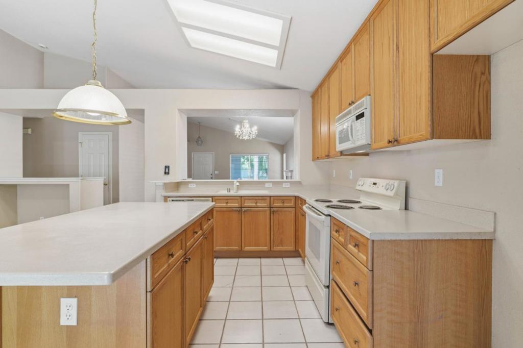 2104 Wimbledon Ct, Modesto, CA 95355