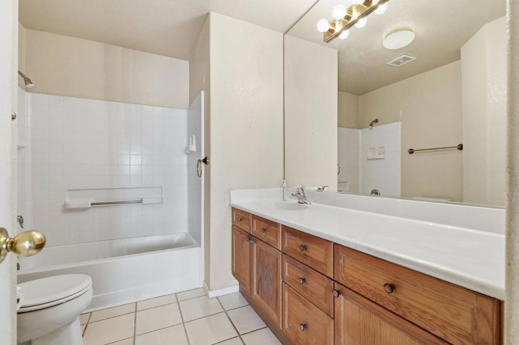 2104 Wimbledon Ct, Modesto, CA 95355