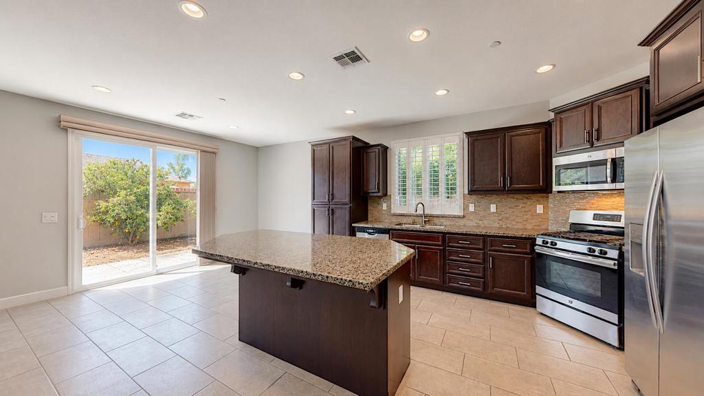 1282 Violet Way, Turlock, CA 95382