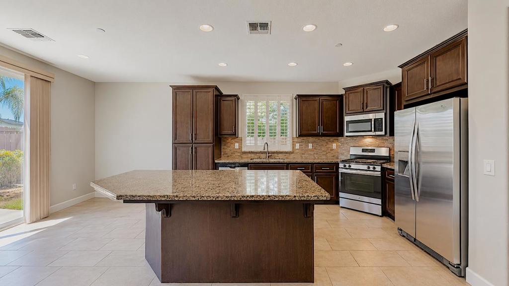 1282 Violet Way, Turlock, CA 95382