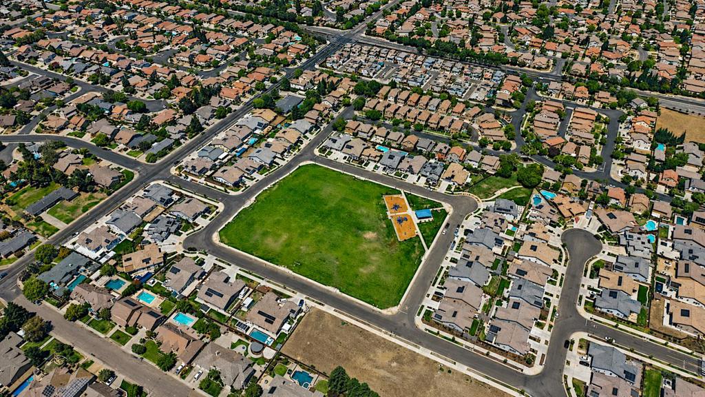 1282 Violet Way, Turlock, CA 95382
