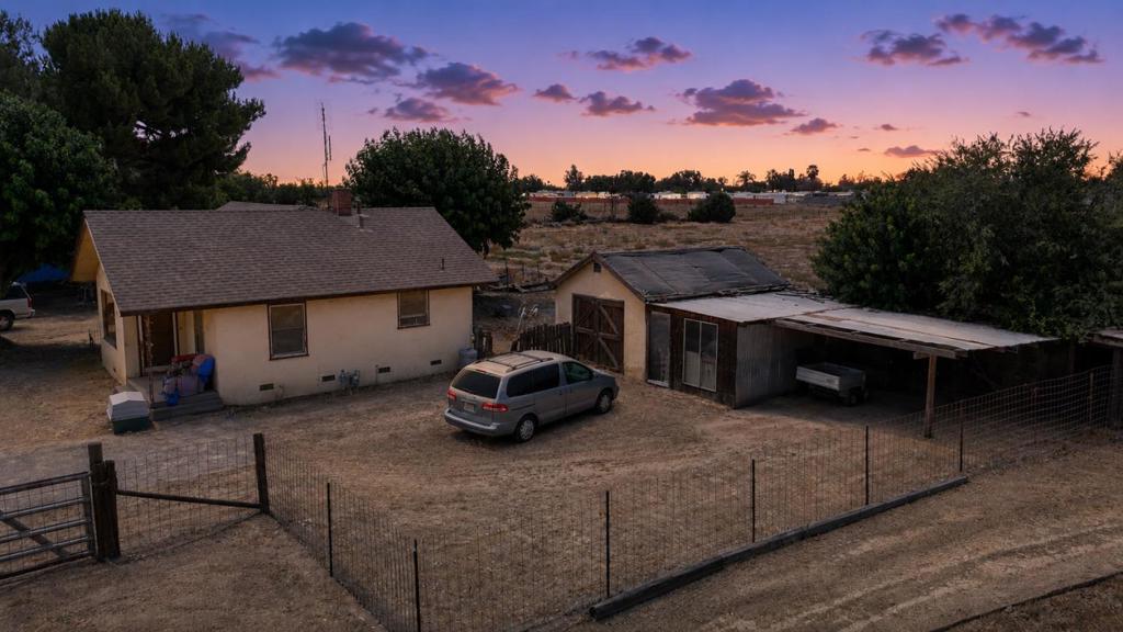 1367 N Marks Ave, Fresno, CA 93722
