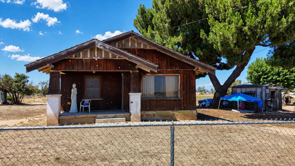 1367 N Marks Ave, Fresno, CA 93722