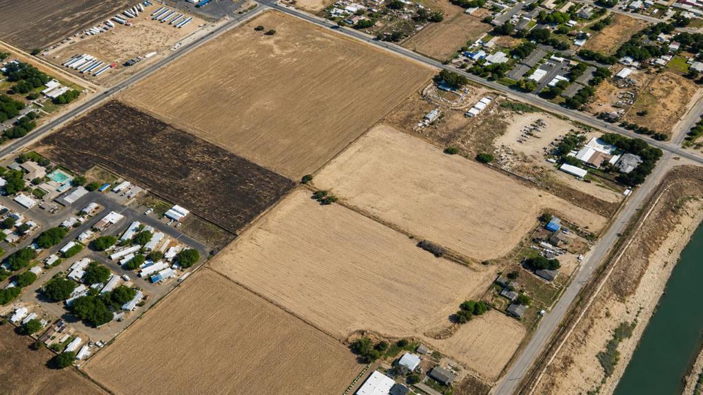1367 N Marks Ave, Fresno, CA 93722