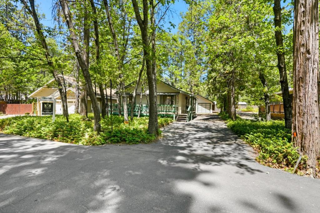 23035 Strauch Dr, Twain Harte, CA 95383