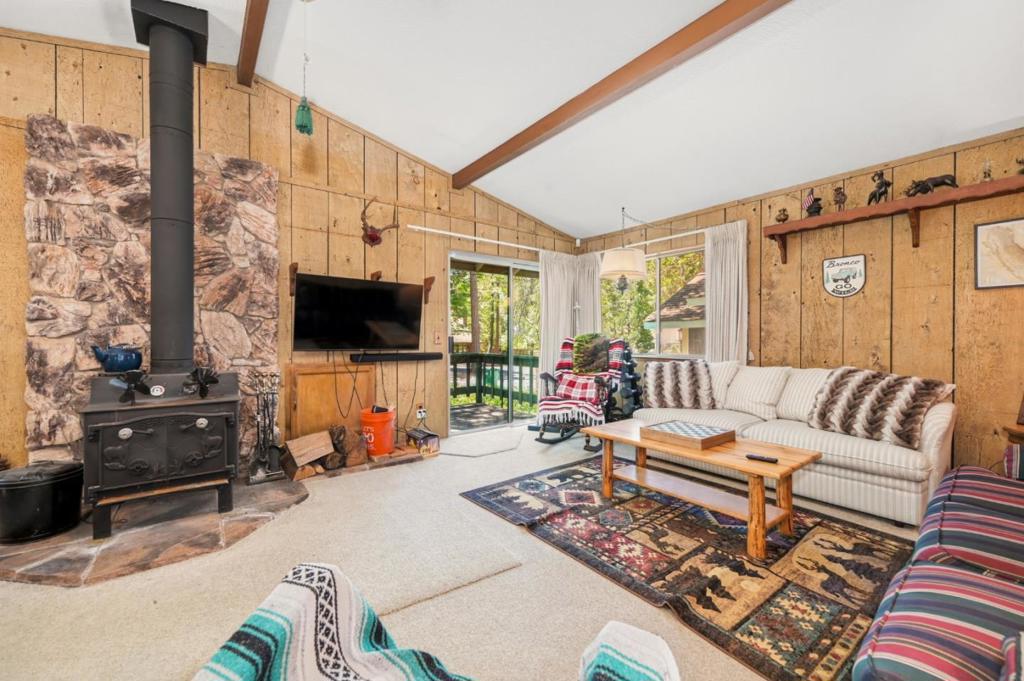 23035 Strauch Dr, Twain Harte, CA 95383
