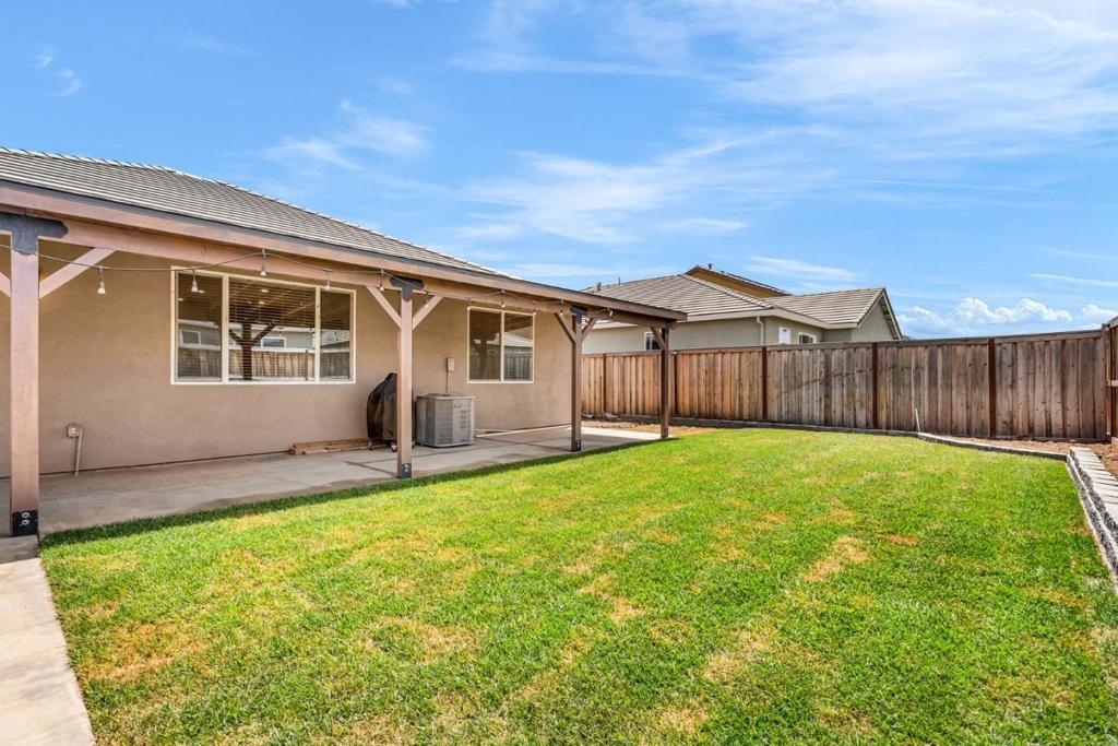 673 Dorset Dr, Patterson, CA 95363