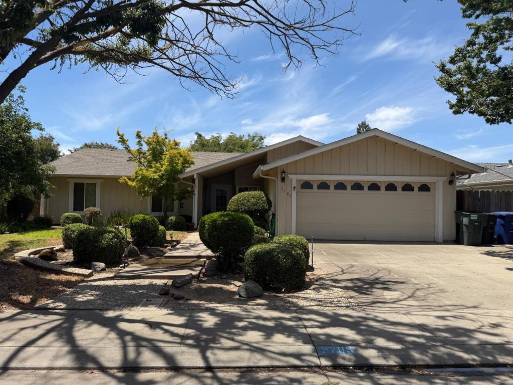 3705 Kona Oak Dr, Modesto, CA 95355