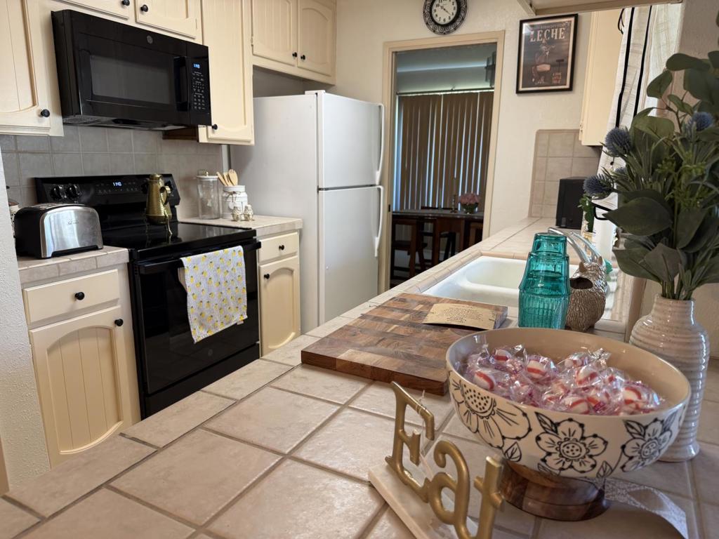 3705 Kona Oak Dr, Modesto, CA 95355