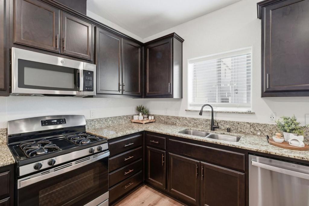 5078 Palisade Ave, Merced, CA 95348