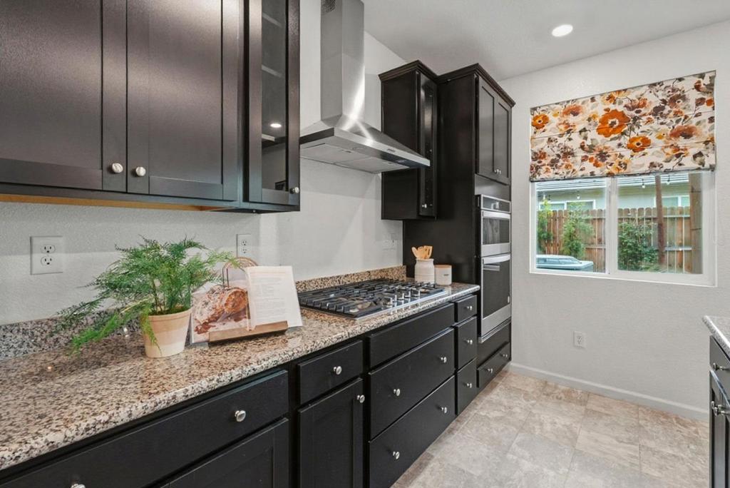 1444 Meridian St, Manteca, CA 95337