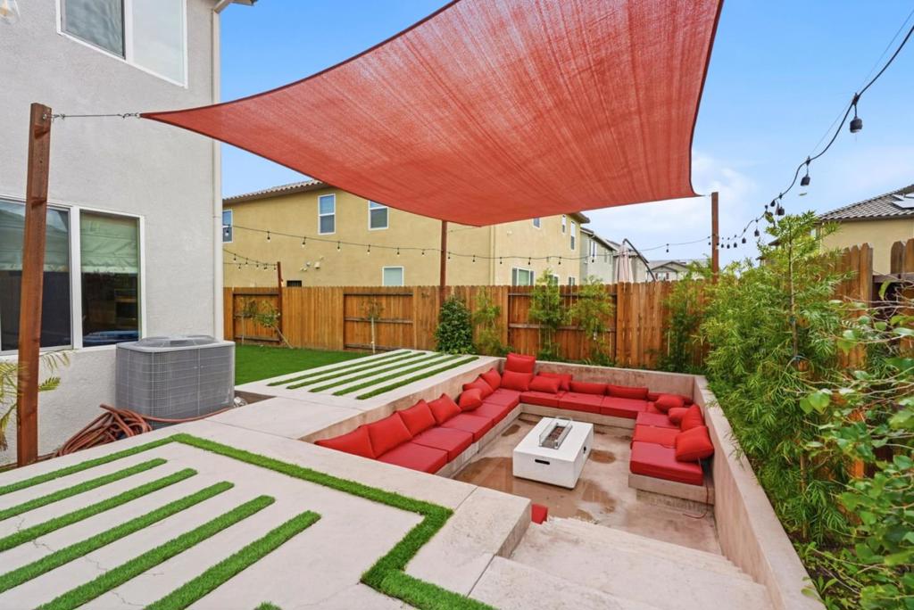 1444 Meridian St, Manteca, CA 95337
