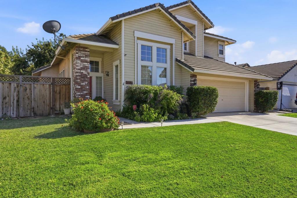 725 Everest St, Los Banos, CA 93635
