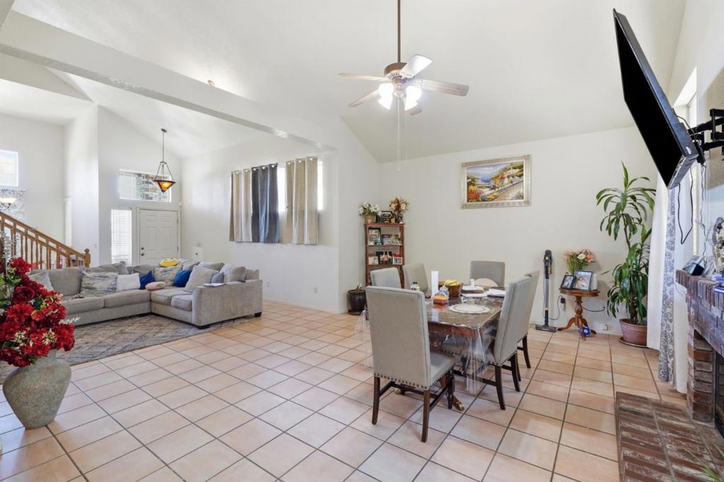 725 Everest St, Los Banos, CA 93635