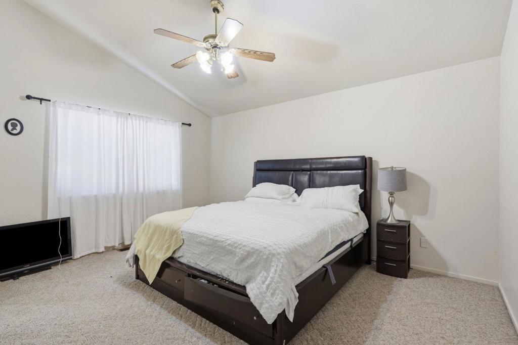 725 Everest St, Los Banos, CA 93635