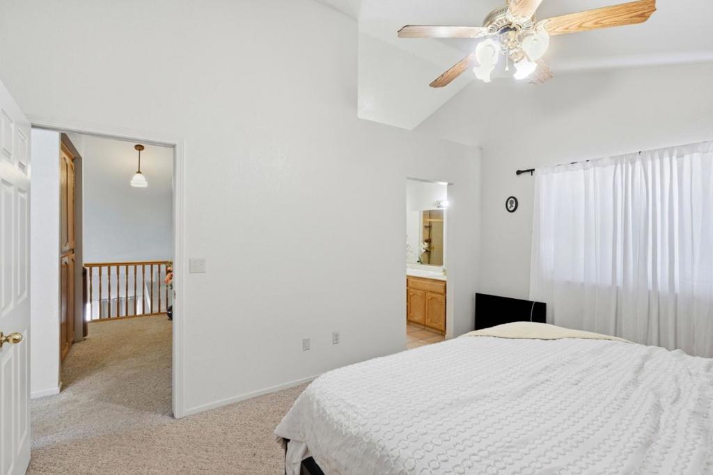725 Everest St, Los Banos, CA 93635