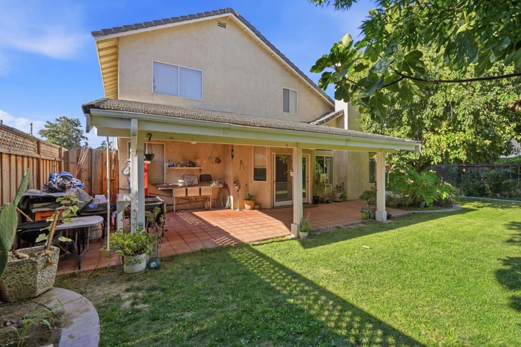 725 Everest St, Los Banos, CA 93635