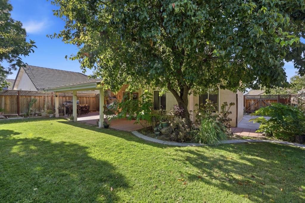 725 Everest St, Los Banos, CA 93635