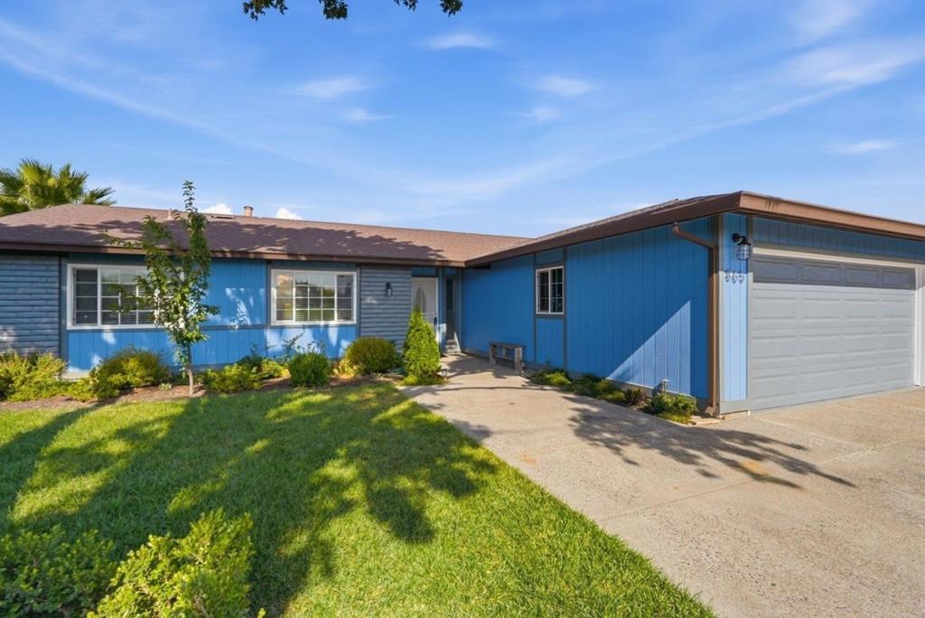 865 Locust Ave, Manteca, CA 95337