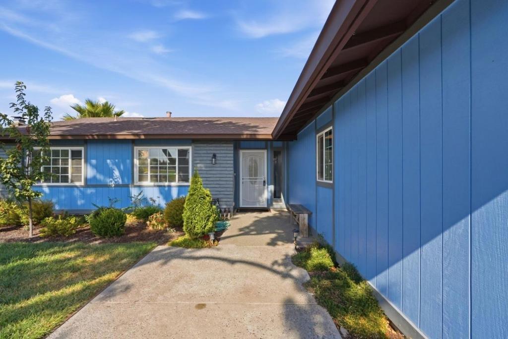 865 Locust Ave, Manteca, CA 95337