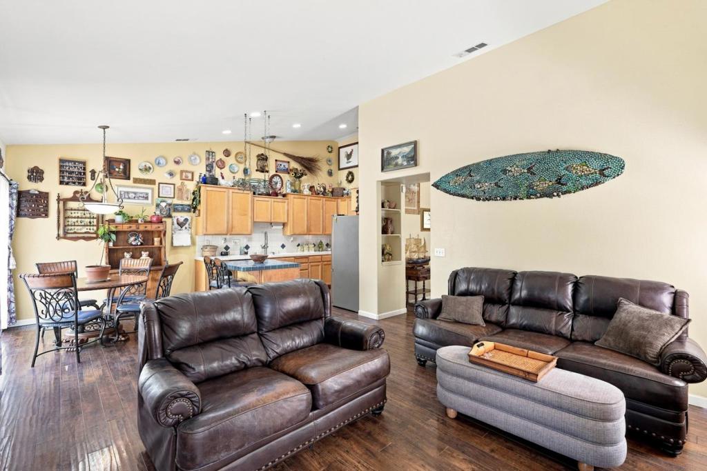 647 Elmwood Dr, Los Banos, CA 93635