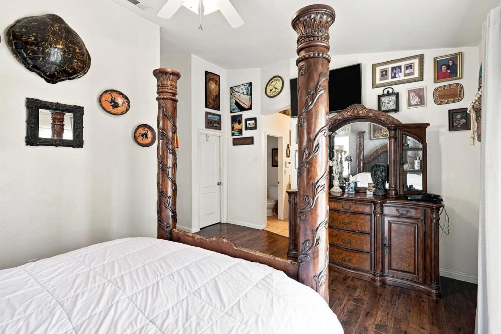 647 Elmwood Dr, Los Banos, CA 93635