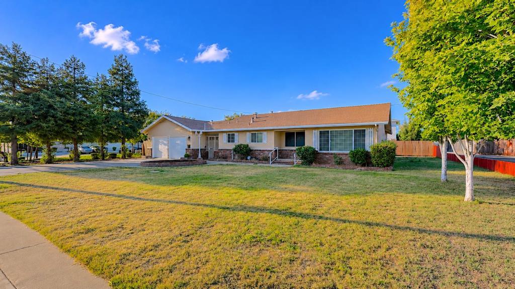100 Pedras Rd, Turlock, CA 95382