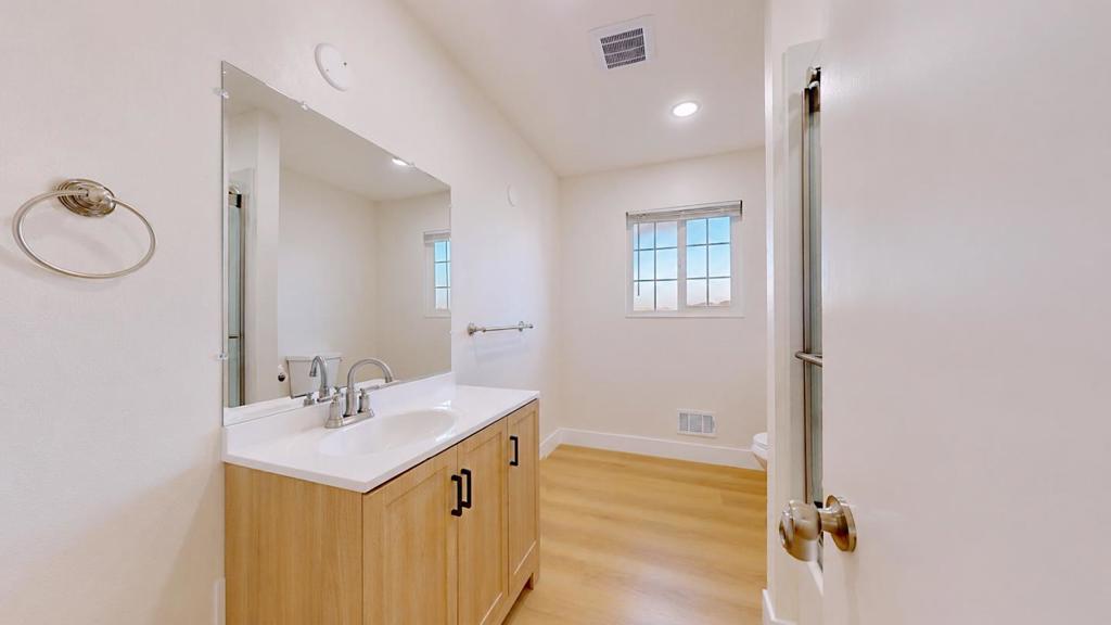 100 Pedras Rd, Turlock, CA 95382