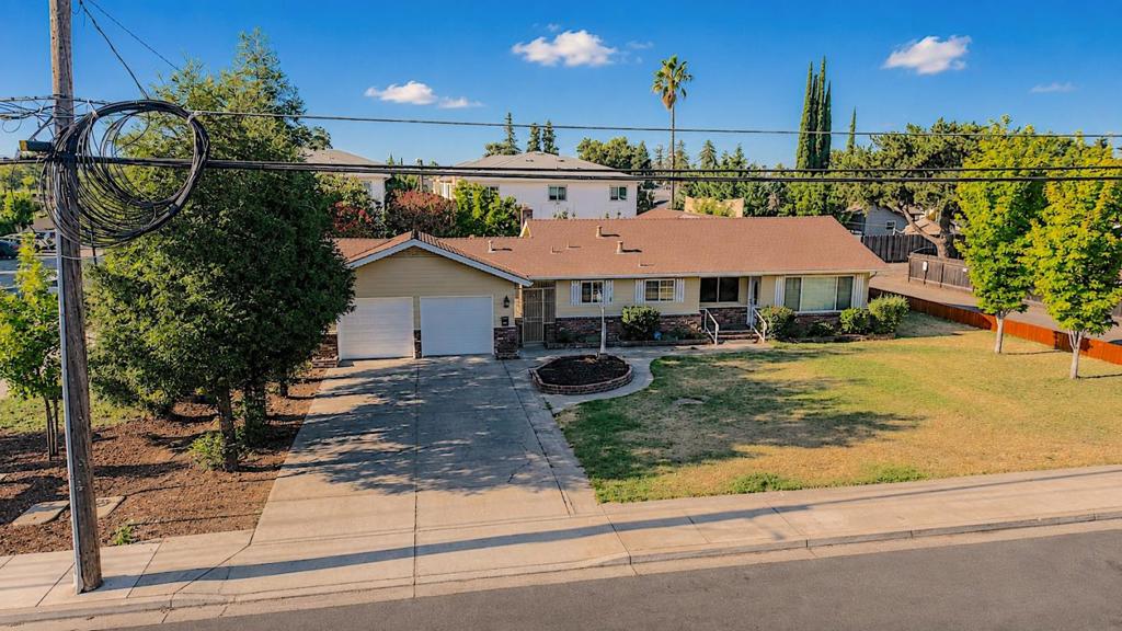 100 Pedras Rd, Turlock, CA 95382
