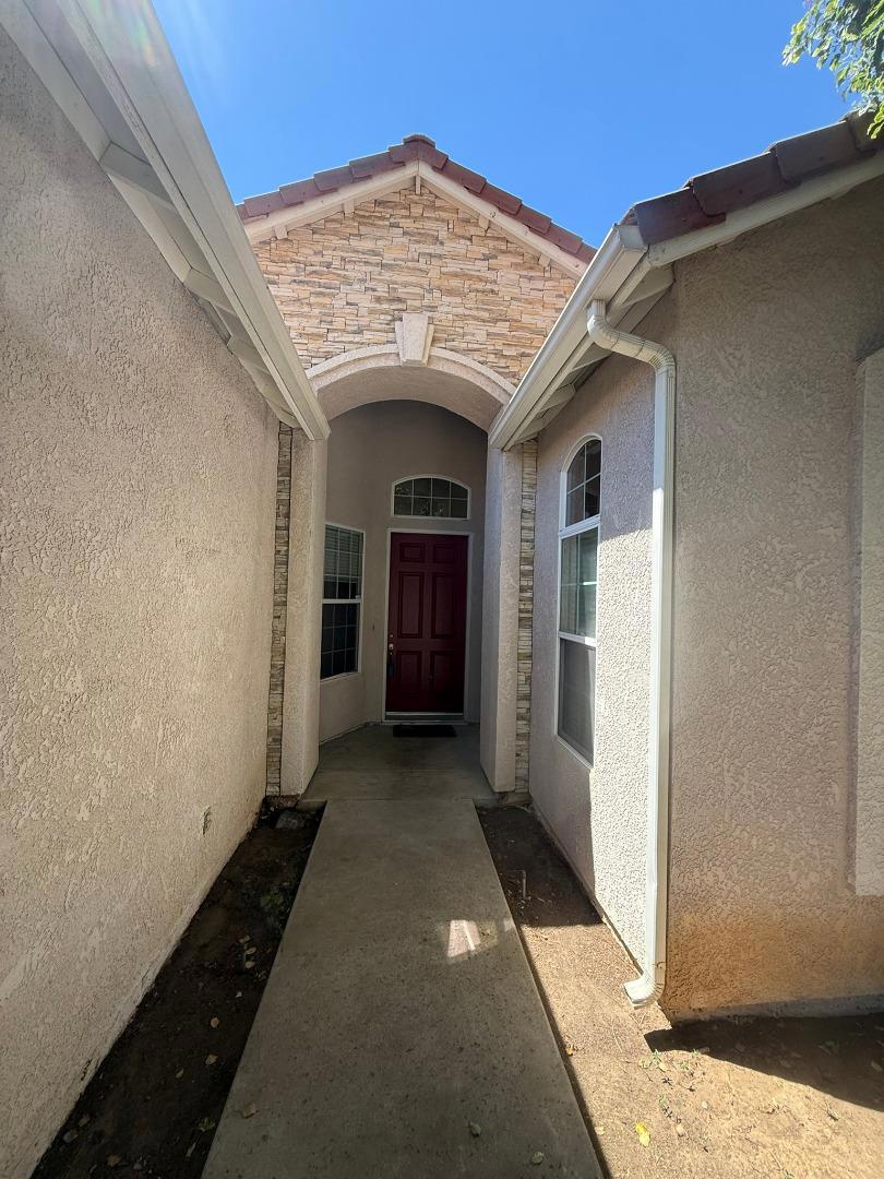 2672 Wrenwood Ave, Clovis, CA 93611
