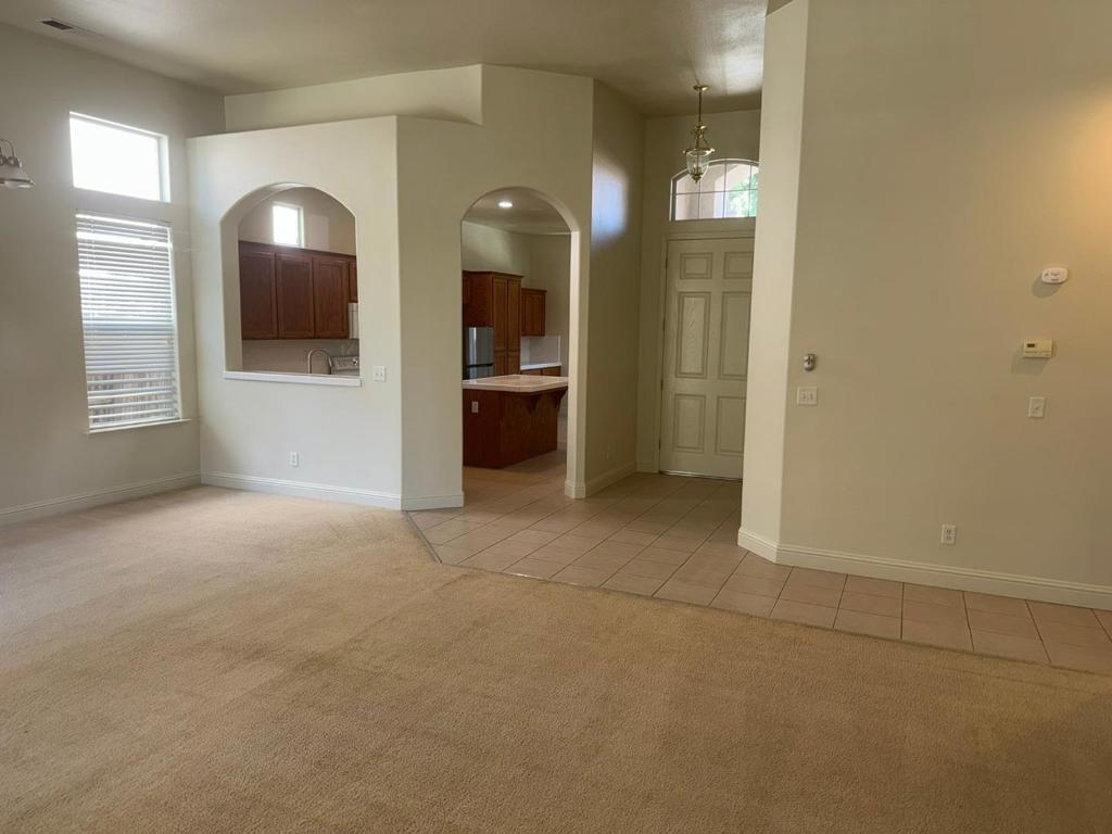 2672 Wrenwood Ave, Clovis, CA 93611