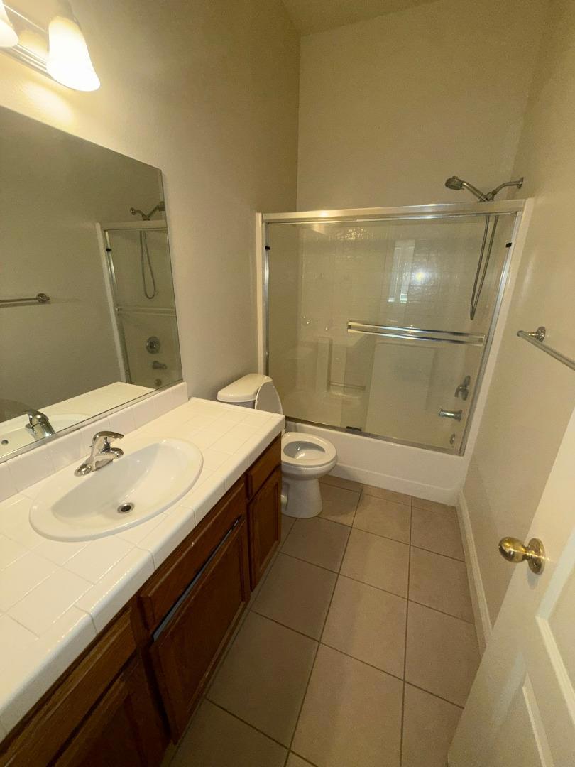 2672 Wrenwood Ave, Clovis, CA 93611
