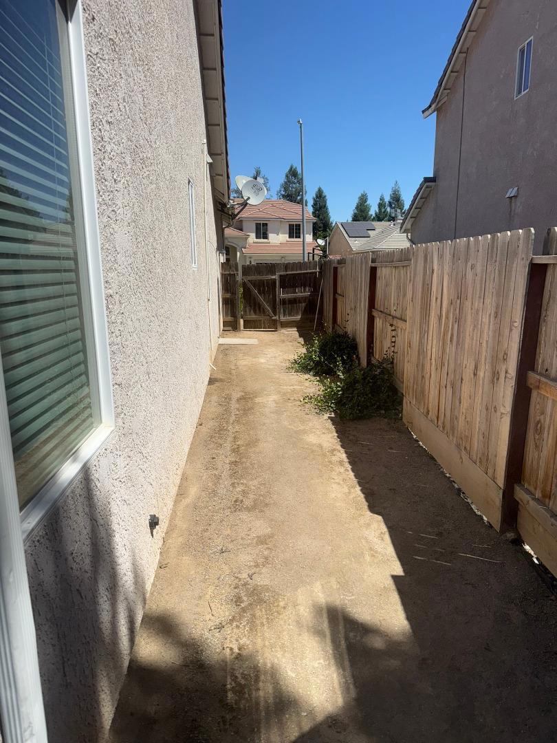 2672 Wrenwood Ave, Clovis, CA 93611