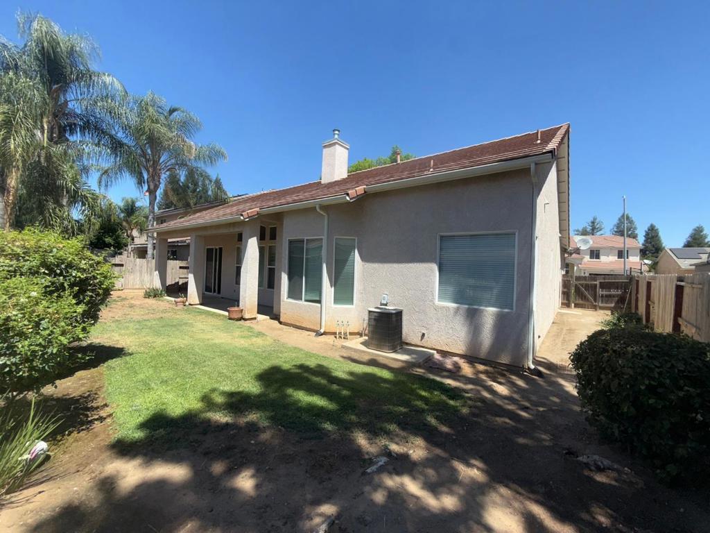 2672 Wrenwood Ave, Clovis, CA 93611