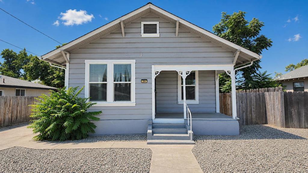 334 S 2nd Ave, Oakdale, CA 95361