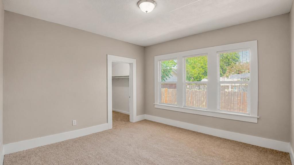 334 S 2nd Ave, Oakdale, CA 95361