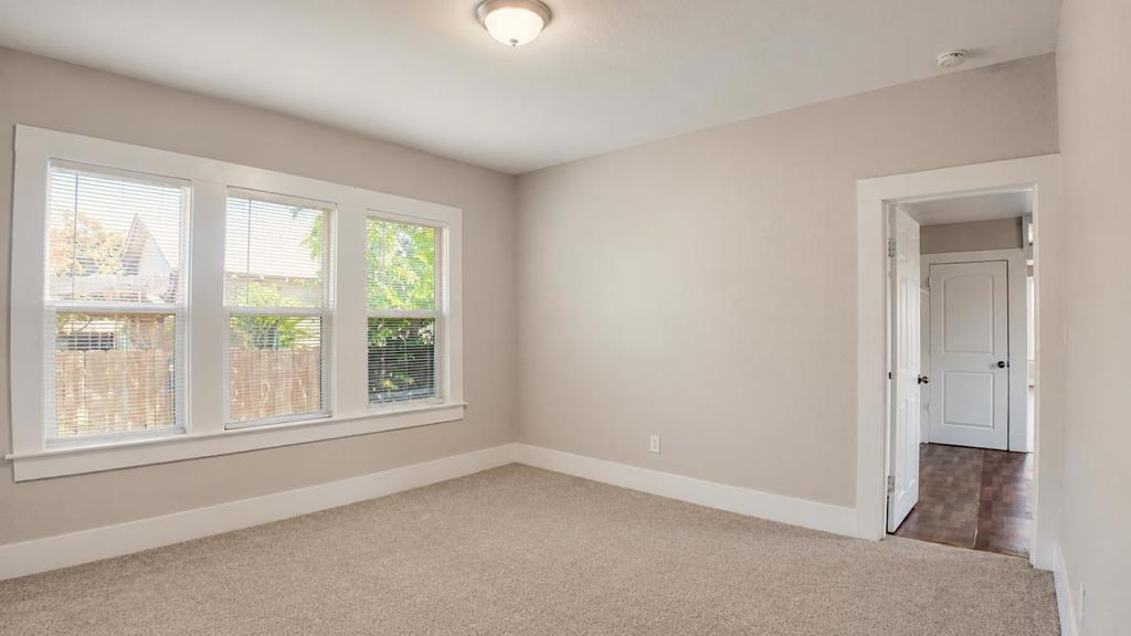 334 S 2nd Ave, Oakdale, CA 95361