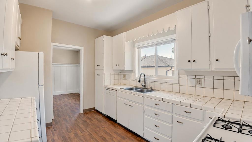 334 S 2nd Ave, Oakdale, CA 95361