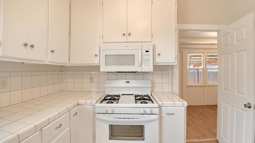 334 S 2nd Ave, Oakdale, CA 95361