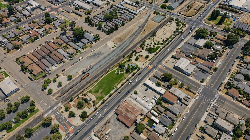 334 S 2nd Ave, Oakdale, CA 95361