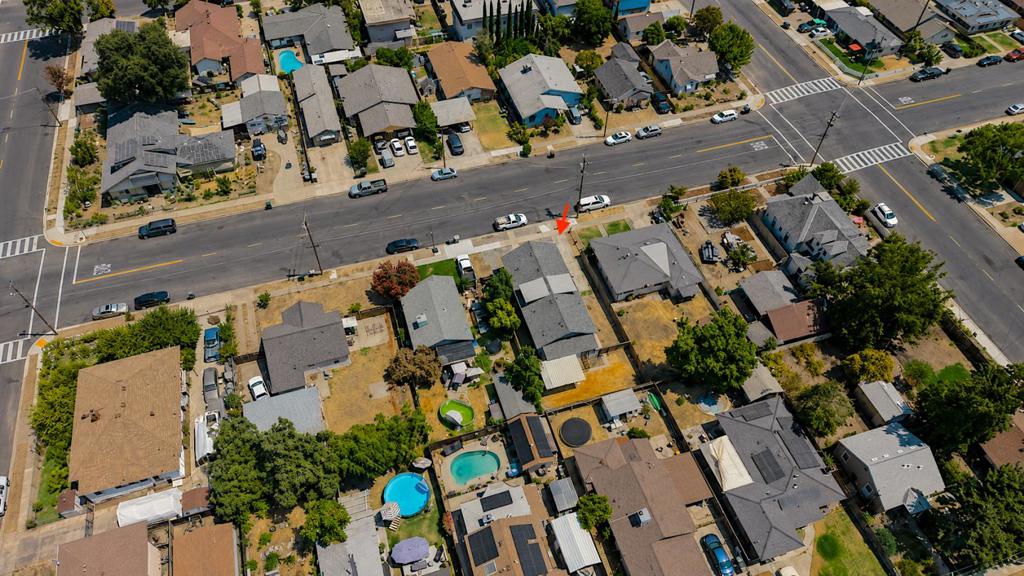 334 S 2nd Ave, Oakdale, CA 95361
