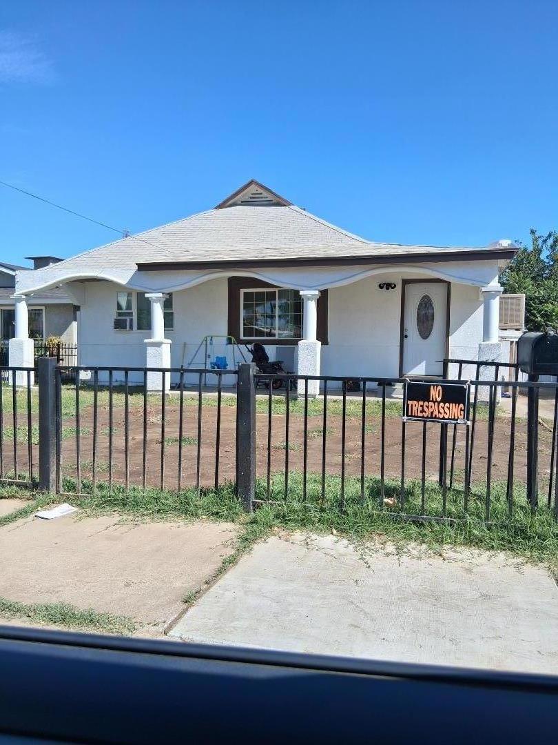 355 E Pleasant St, Coalinga, CA 93210