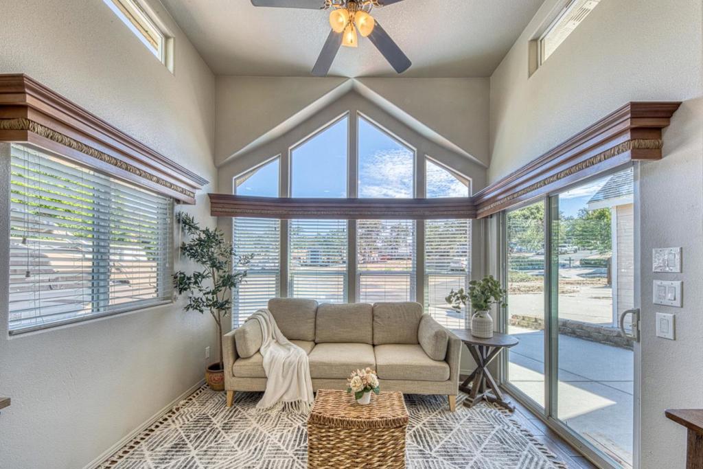 2166 Yellow Feather Cir #104, Paso Robles, CA 93446