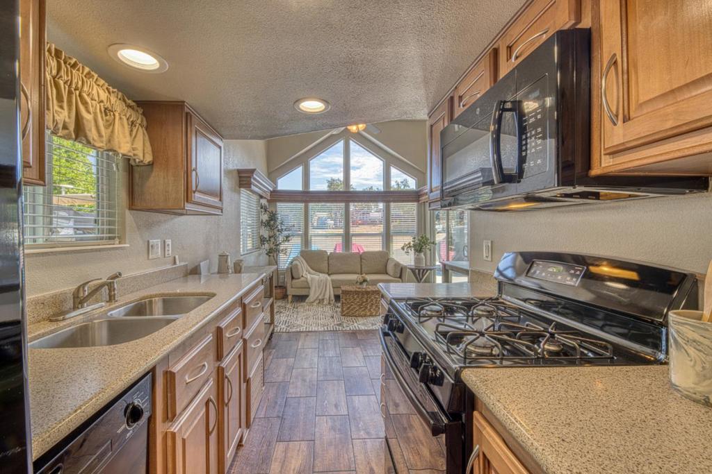 2166 Yellow Feather Cir #104, Paso Robles, CA 93446