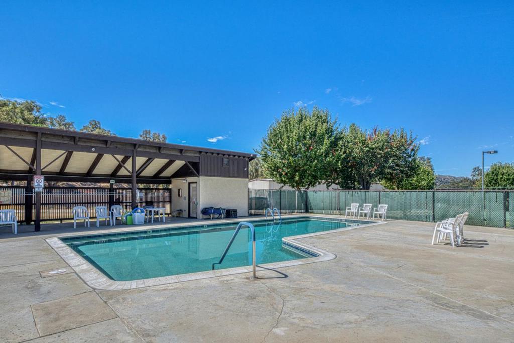 2166 Yellow Feather Cir #104, Paso Robles, CA 93446
