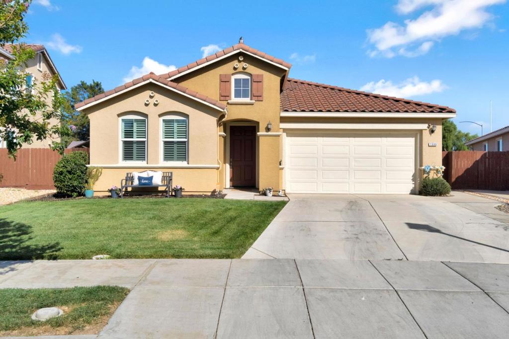 1596 Manzanita Way, Los Banos, CA 93635
